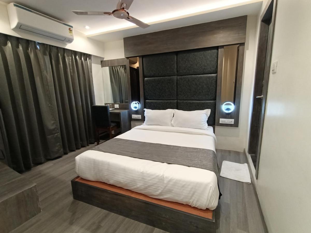 Hotel Classio Andheri - Near Dn Nagar Metro Station Mumbai Exterior foto